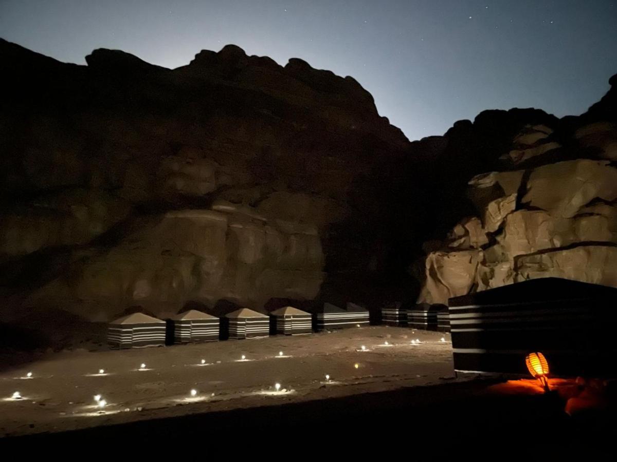 Moon City With Jeep Trips Wadi Rum Exterior foto